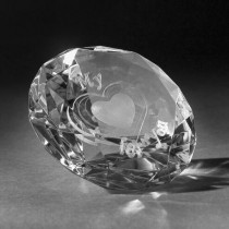 3D Kristall Diamant aus Glas mit Innenlaserung. Motiv zum Thema Liebe und Herz