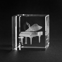 3D Piano in Glas gelasert. Musik und Instrumente in 3D Crystal Glas