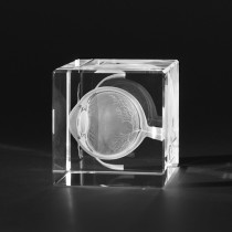 3D Modell vom menschlichen Auge in Kristallglas gelasert