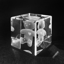 3D Teddybär in Kristallglas gelasert. 3D Crystal Teddy mit Herz in Glas