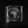 3D Globus Weltkugel in Glas gelasert. Unsere Erde Glaswürfel